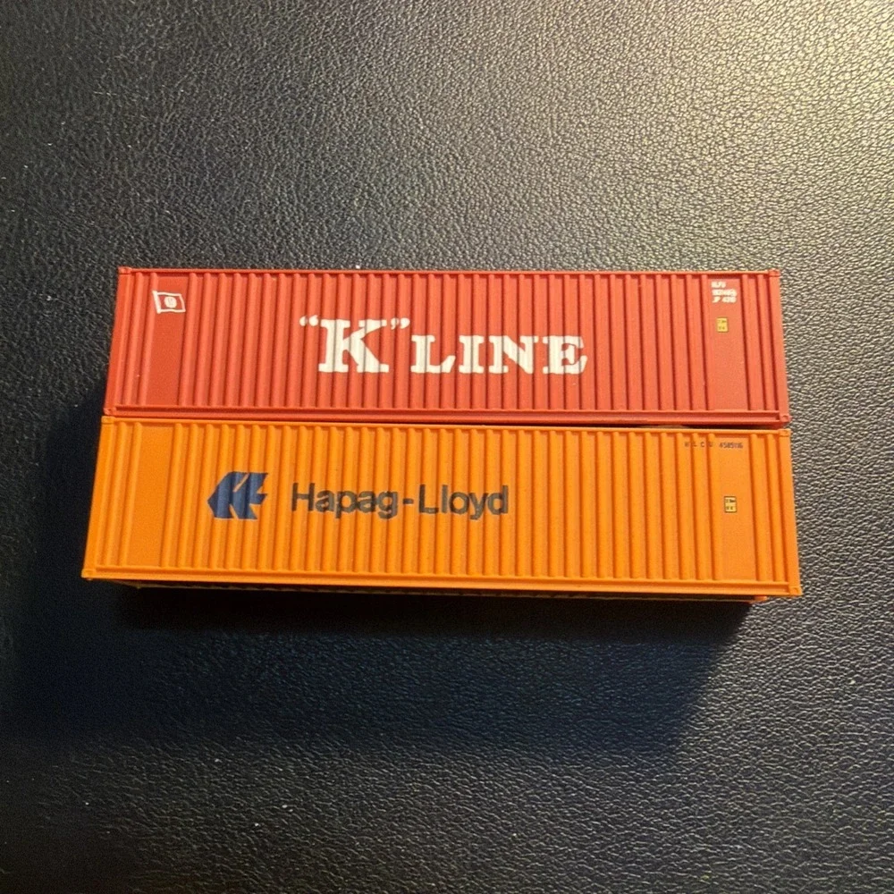 HO Scale TTX DTTX Intermodel Well Car With Two Cargo Containers